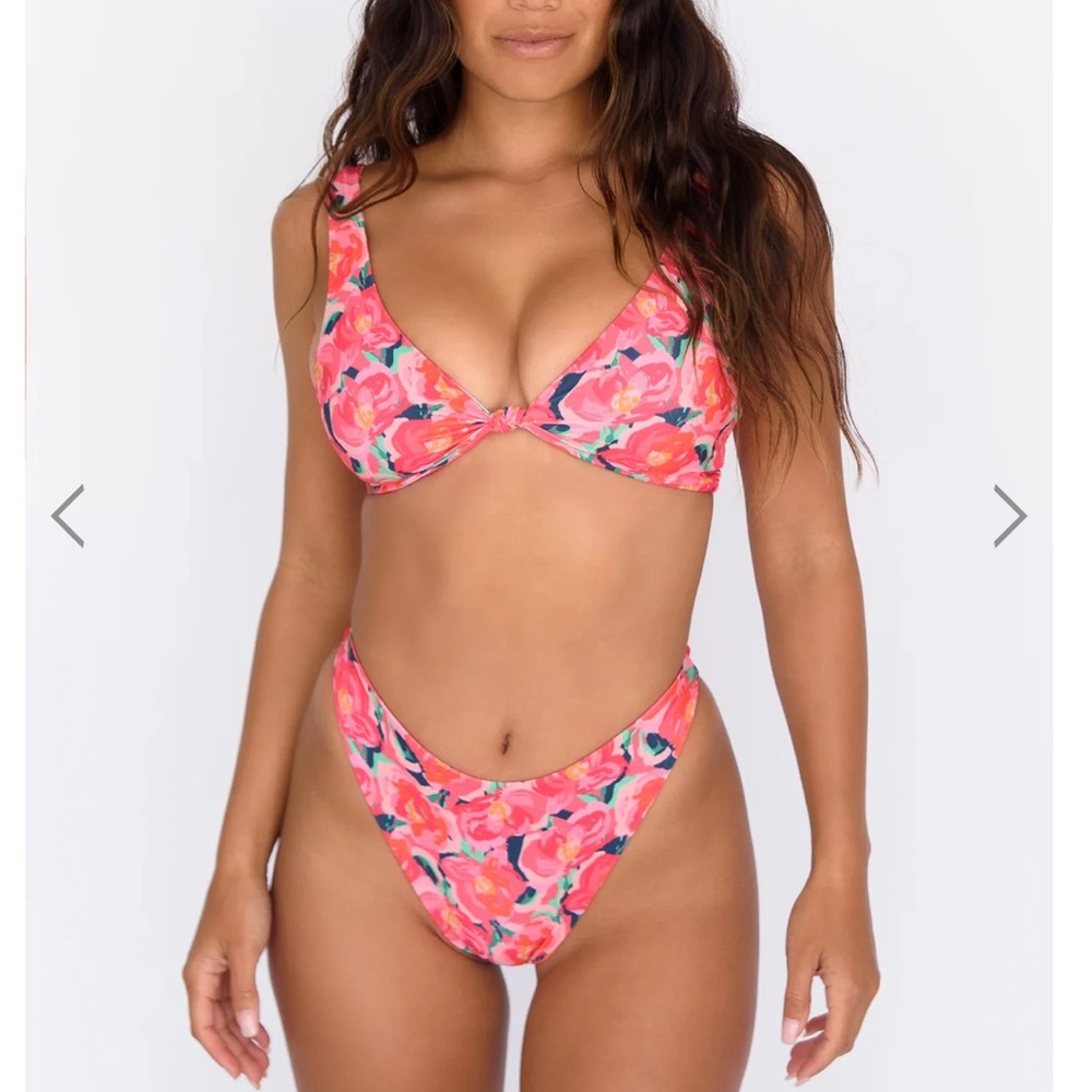 Skatie Swimsuit NWT ( PENNY TOP & KELLY BOTTOM) WINNETKA